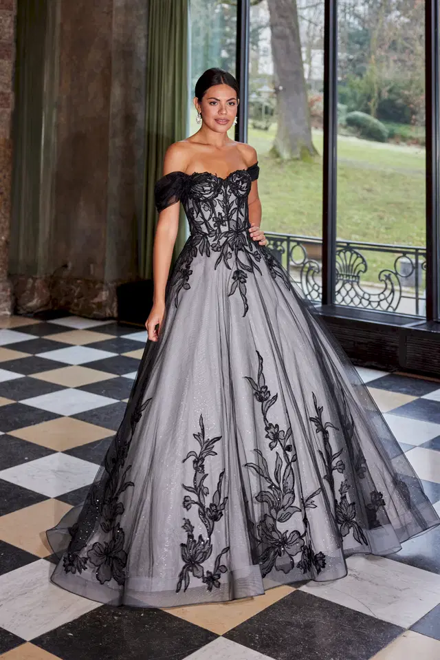50922 by Diane Legrand: A-Line silhouette, sweetheart neckline, lace