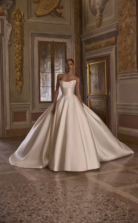 Avery 63234 wedding dress by Veni Infantino, ball gown, satin