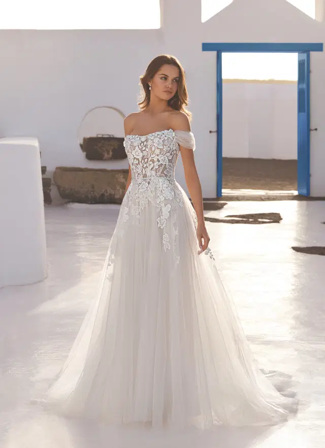 Enola by Enzoani: A-Line silhouette, scoop neckline, lace