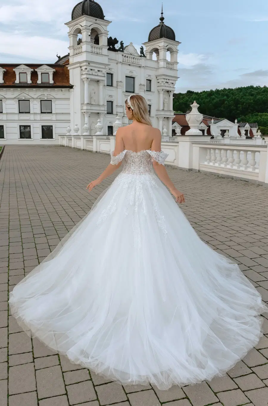 5568 by Serena Bridal - view 3 of 4