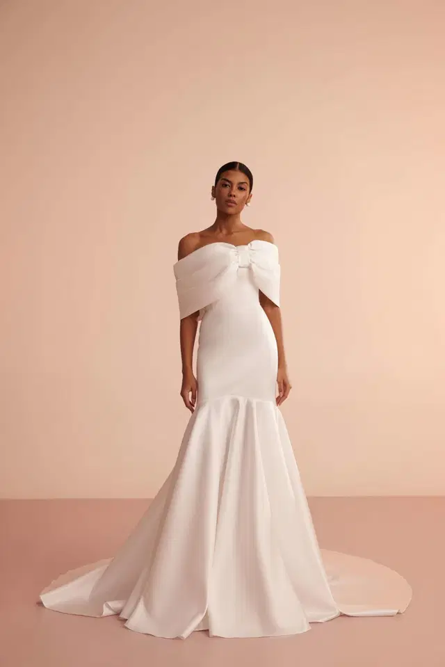 L421 by Ariamo Light: Trumpet silhouette, off-shoulder neckline, sleeveless, satin