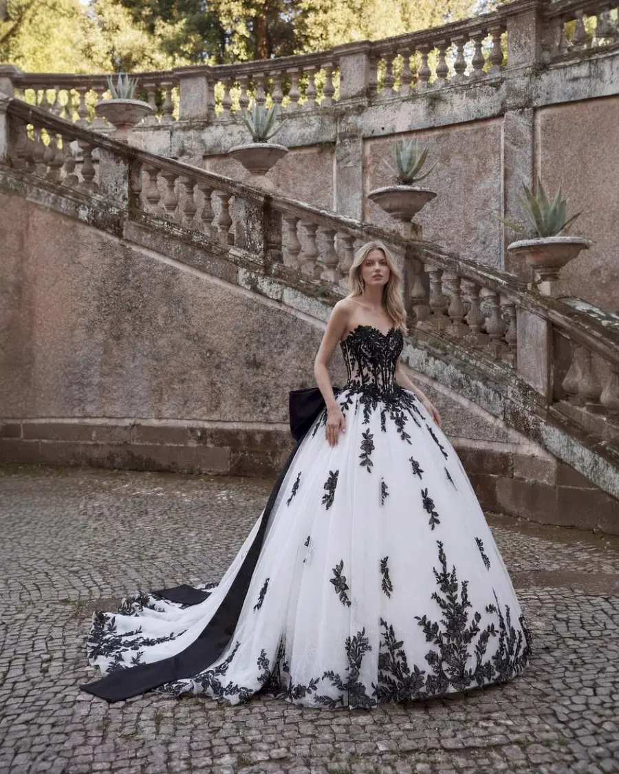 Aysha 63208 by Veni Infantino: Ball Gown silhouette, sweetheart neckline, sleeveless, tulle