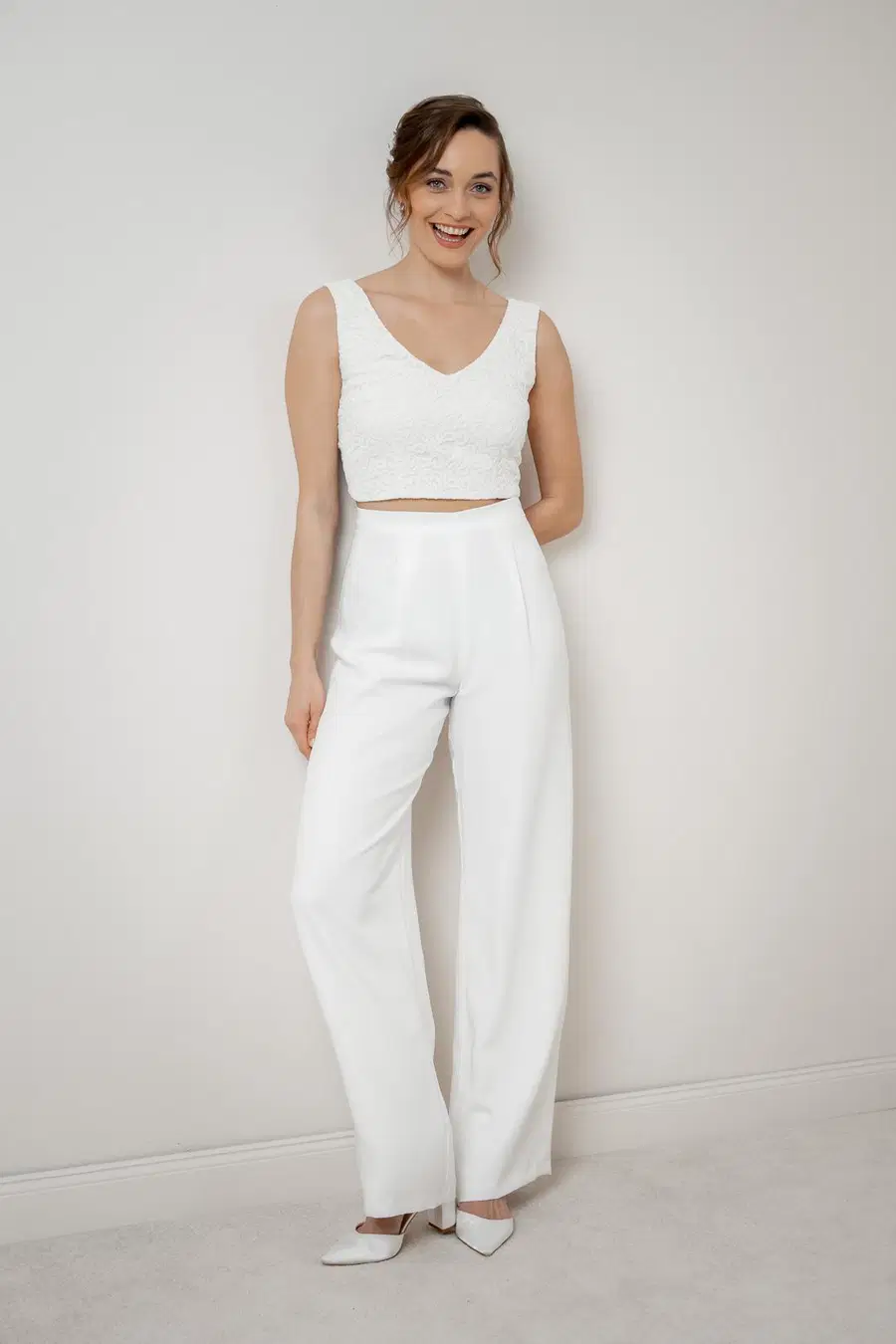 Top Timea by noni: Two-Piece silhouette, V-neck neckline, sleeveless, lace