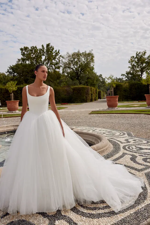 Kingston by Justin Alexander: Ball Gown silhouette, scoop neckline, tulle