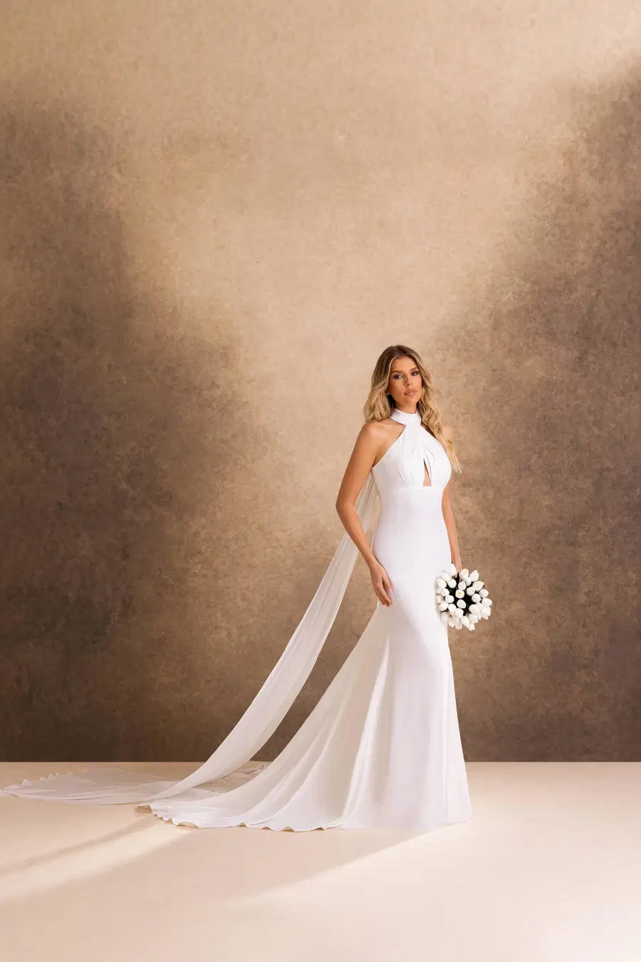 RB2246 by Rachel Allan: Trumpet silhouette, high / halter neckline, sleeveless