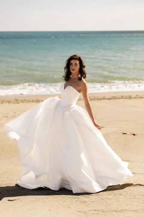 Daniela wedding dress by Amo & Luv, ball gown, satin