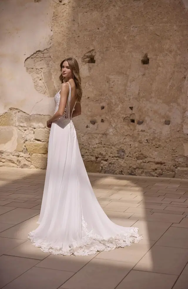 Hadriana by Veni Infantino - view 3 of 3