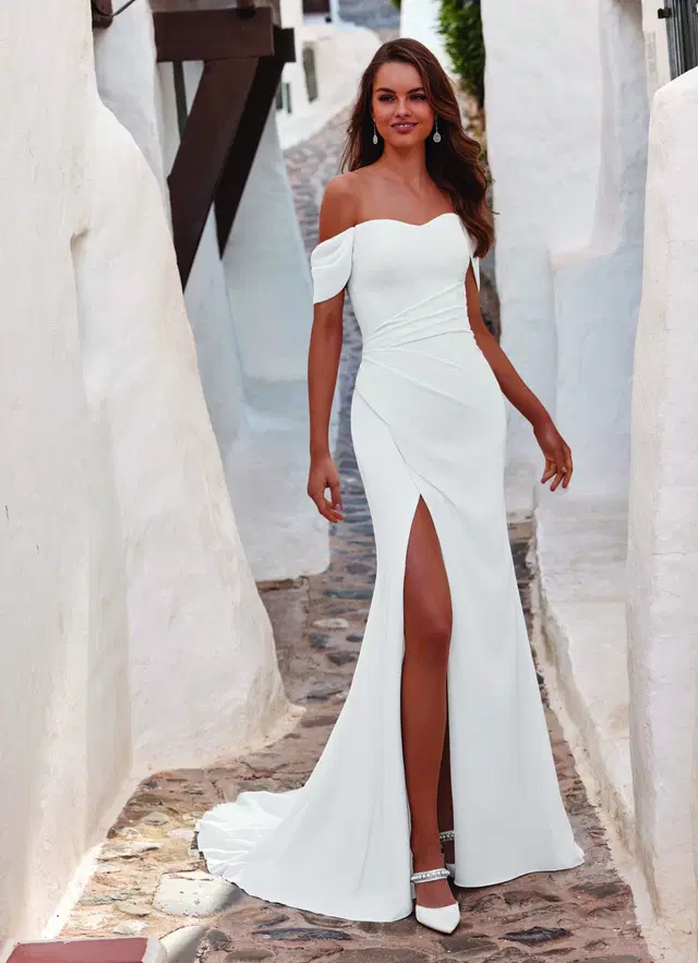 DENVER by Enzoani: Mermaid silhouette, sweetheart neckline, crepe