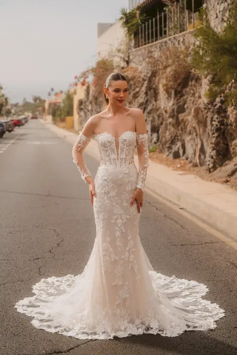 Style 82302 wedding dress by Diane Legrand, fit & flare, lace