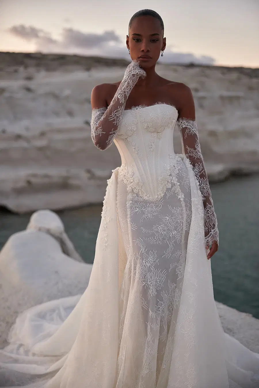 Milos by Eva Lendel - view 2 of 3