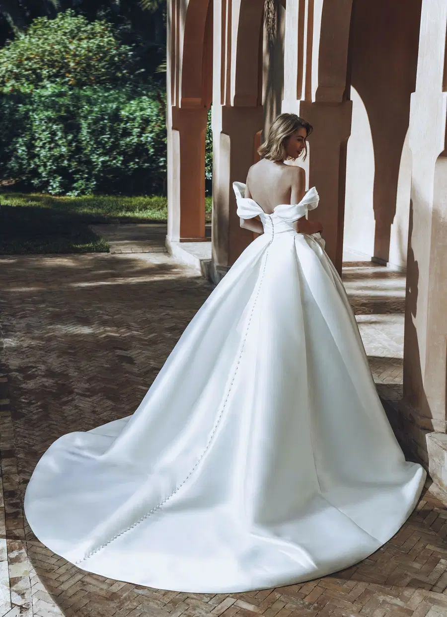 ULIANA by Enzoani - view 6 of 7