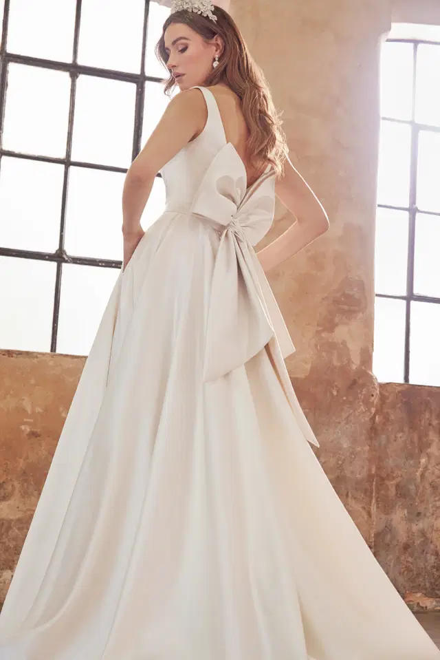 Eloise by Josephine Scott - view 9 of 11