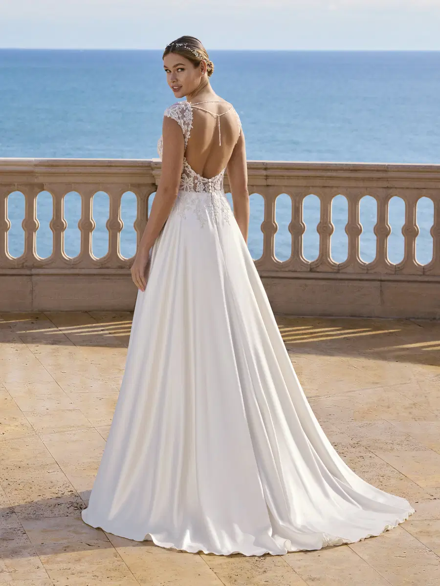 LILIANI by Ladybird - view 2 of 2