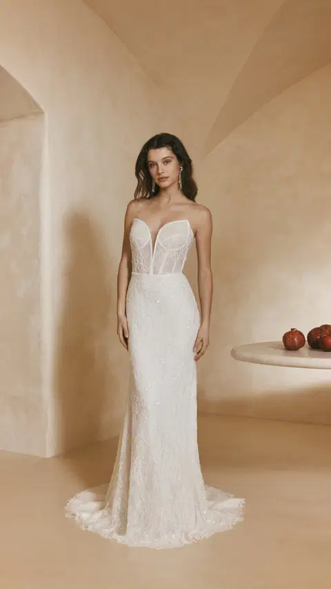 Galia wedding dress by Anna Kara, fit & flare, lace