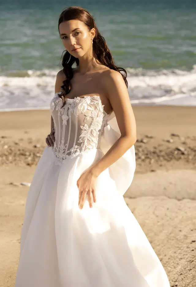 Dolce by Amo & Luv: Ball Gown silhouette, sweetheart neckline, sleeveless, tulle