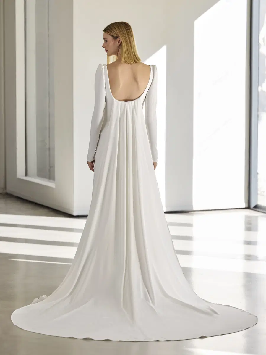 JULIENNE by Pronovias - view 2 of 4