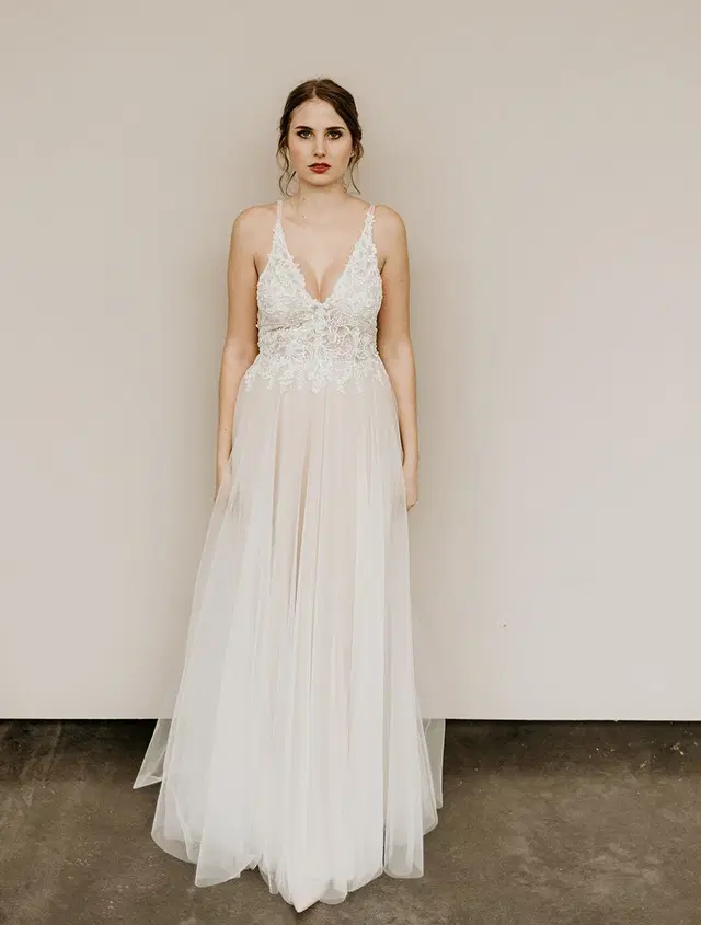 HAZEL BLUSH by Esther Hofmann: A-Line silhouette, deep V-neck neckline, sleeveless, lace