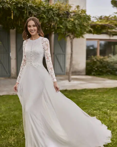Naitel wedding dress by Alma Novia, straight, crepe