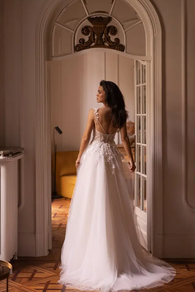 E-5517 by Elizabeth Passion - view 2 of 4