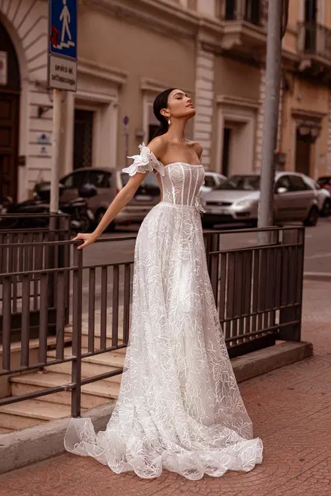 Embellished wedding dress by Carfelli, trumpet, lace