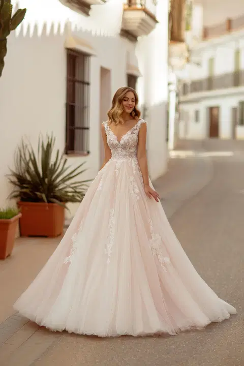Style 8248 wedding dress by Monica Loretti, A-line, tulle