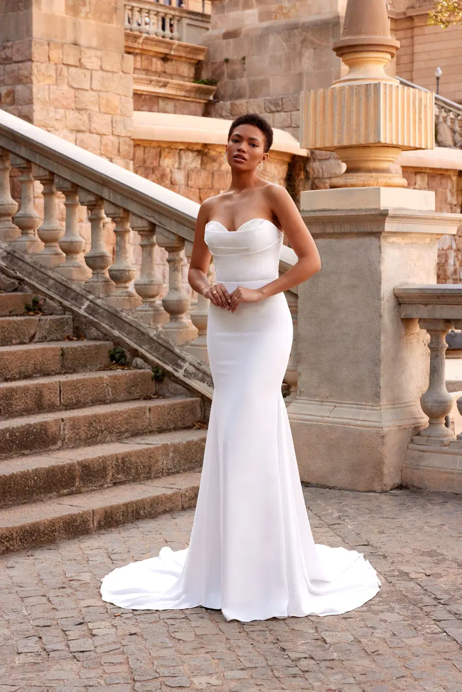 KAYLA by Serravalle: Mermaid silhouette, sweetheart neckline, long sleeves, crepe