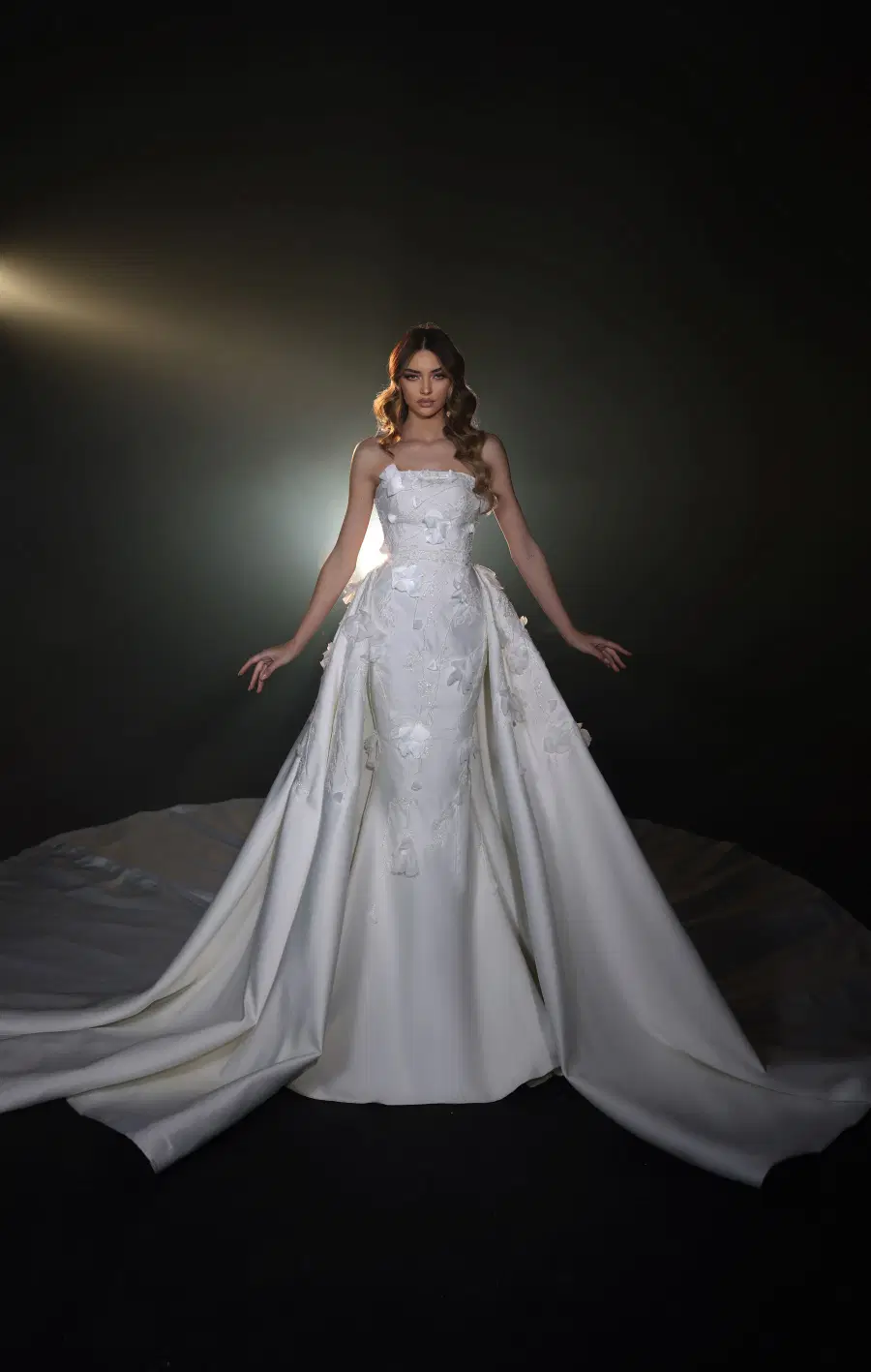 R 24-010 by Ricca Sposa: Mermaid silhouette, square neckline, sleeveless, satin