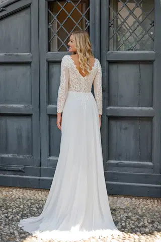 VN58 ivory by Vera Nova - view 3 of 4