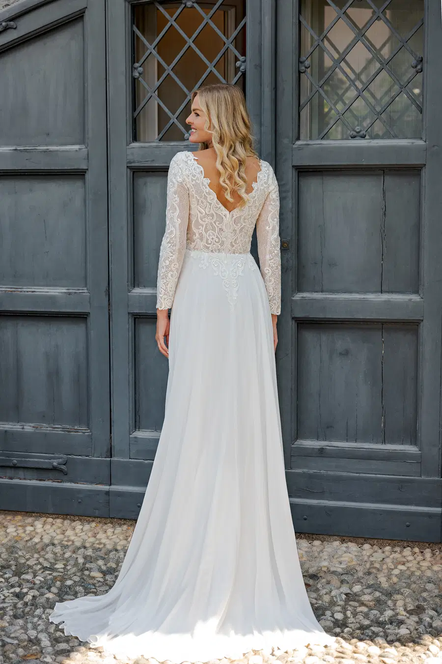 VN58 ivory by Vera Nova - view 3 of 4