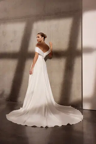 Monique by Avenue by Josephine Scott - view 6 of 7