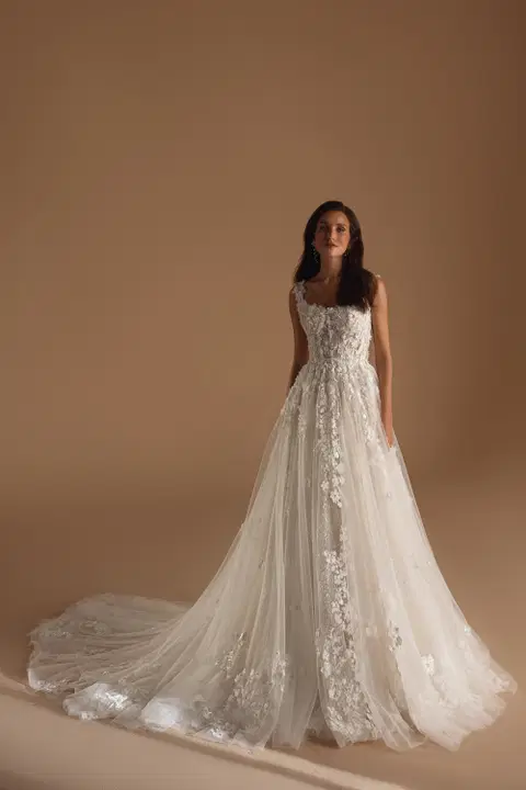 Caroline wedding dress by Ella Novia, ball gown, tulle