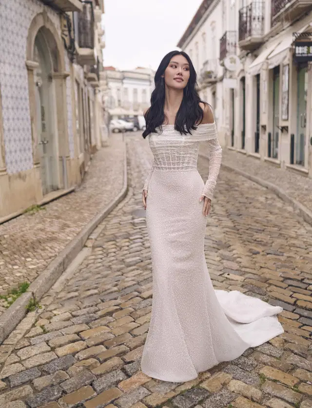 Drew by Maggie Sottero: Fit & Flare silhouette, scoop neckline, separate sleeves, tulle