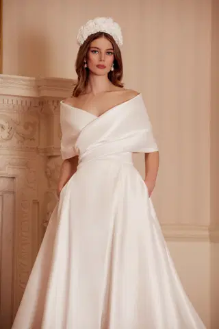 Beth by Josephine Scott - view 3 of 6