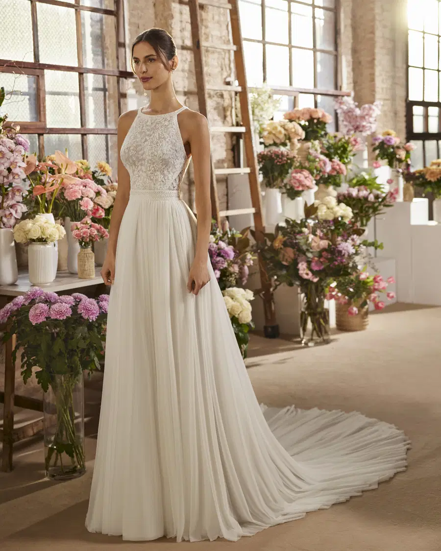 Xenia by Rosa Clara: Straight silhouette, high / halter neckline, sleeveless, lace
