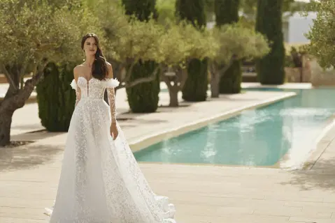 Sheila wedding dress by Adriana Alier, ball gown, lace