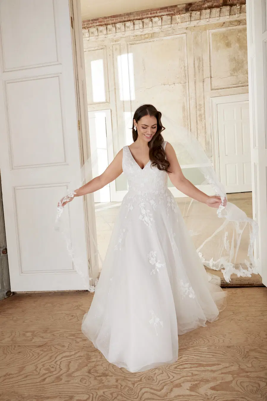 44525 by Sincerity Bridal - view 6 of 11