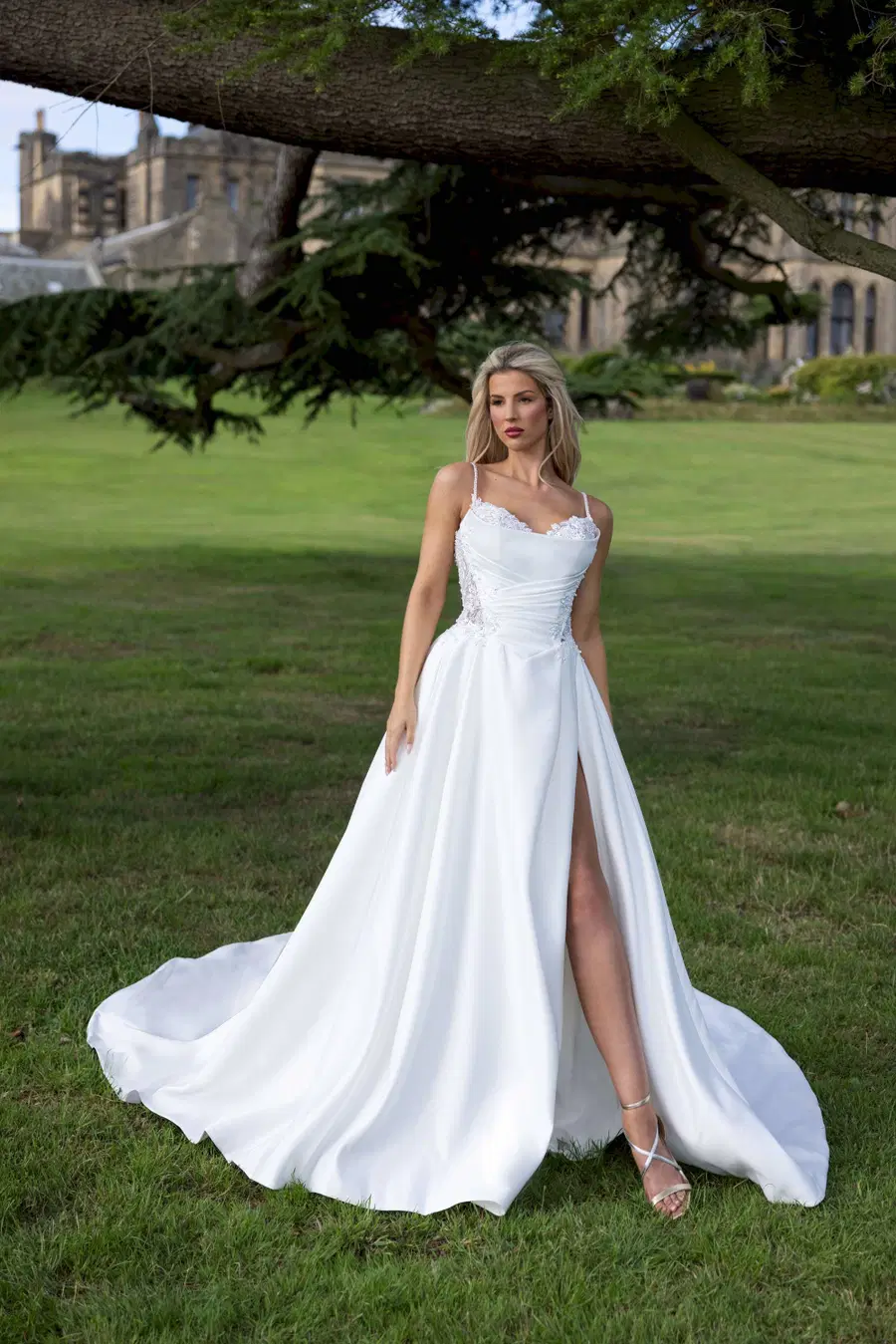 RB2232 by Rachel Allan: A-Line silhouette, sweetheart neckline, sleeveless, satin