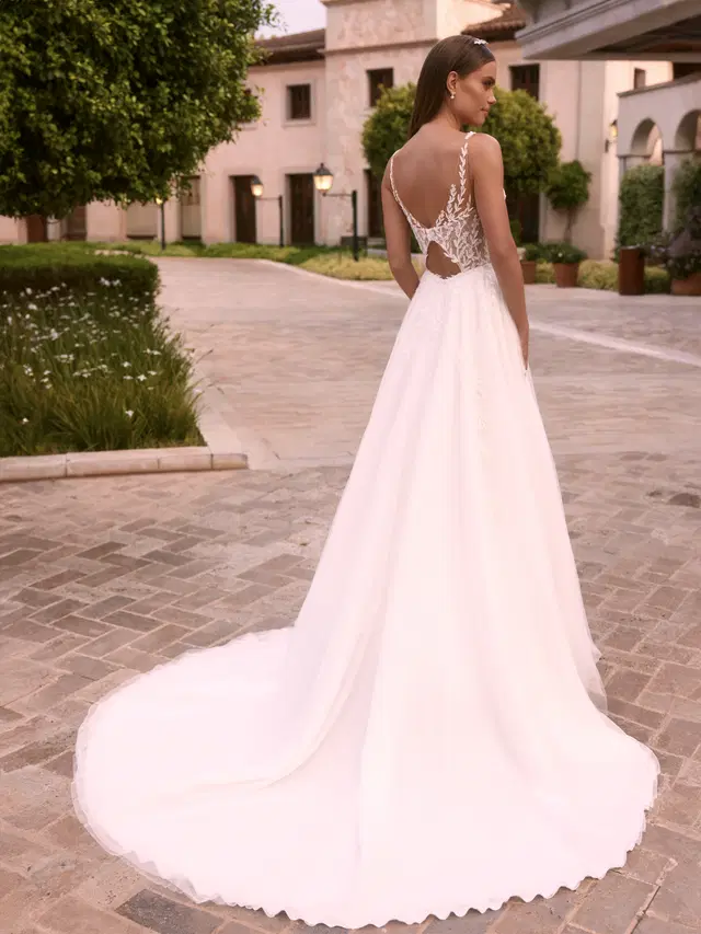 Lerodea by Bianco Evento - view 2 of 4