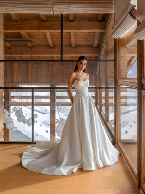 Rose Brautkleid von Innocentia, Ballkleid, Satin