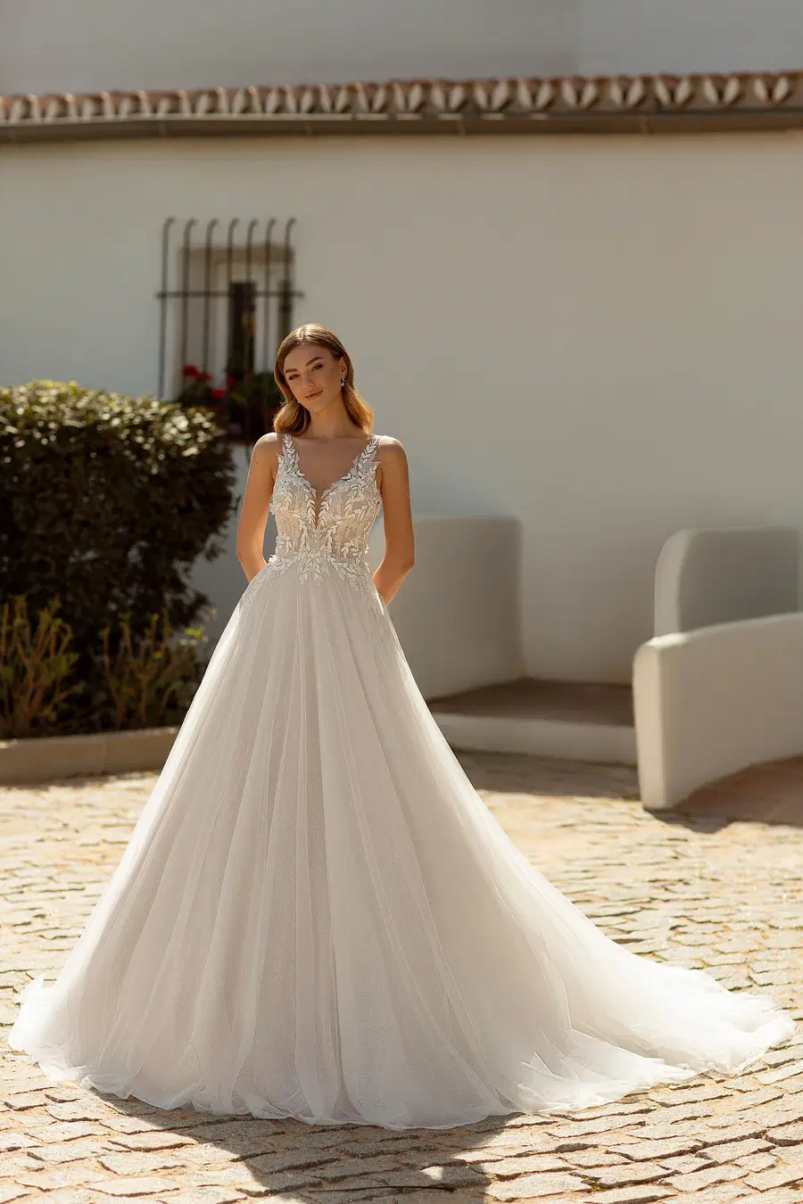 8229 by Monica Loretti: A-Line silhouette, scoop neckline, sleeveless, tulle