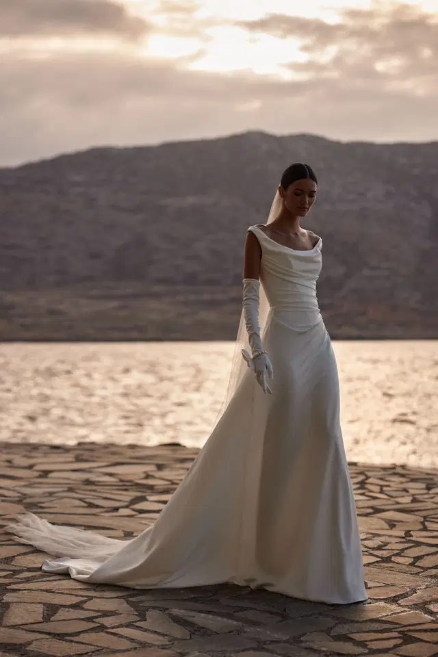 Ilenia by Milla Nova: A-Line silhouette, sweetheart neckline, satin