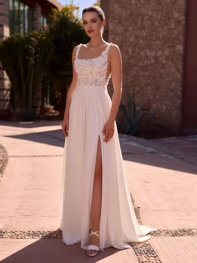 VERMAX by Bianco Evento: A-Line silhouette, square neckline, sleeveless, lace