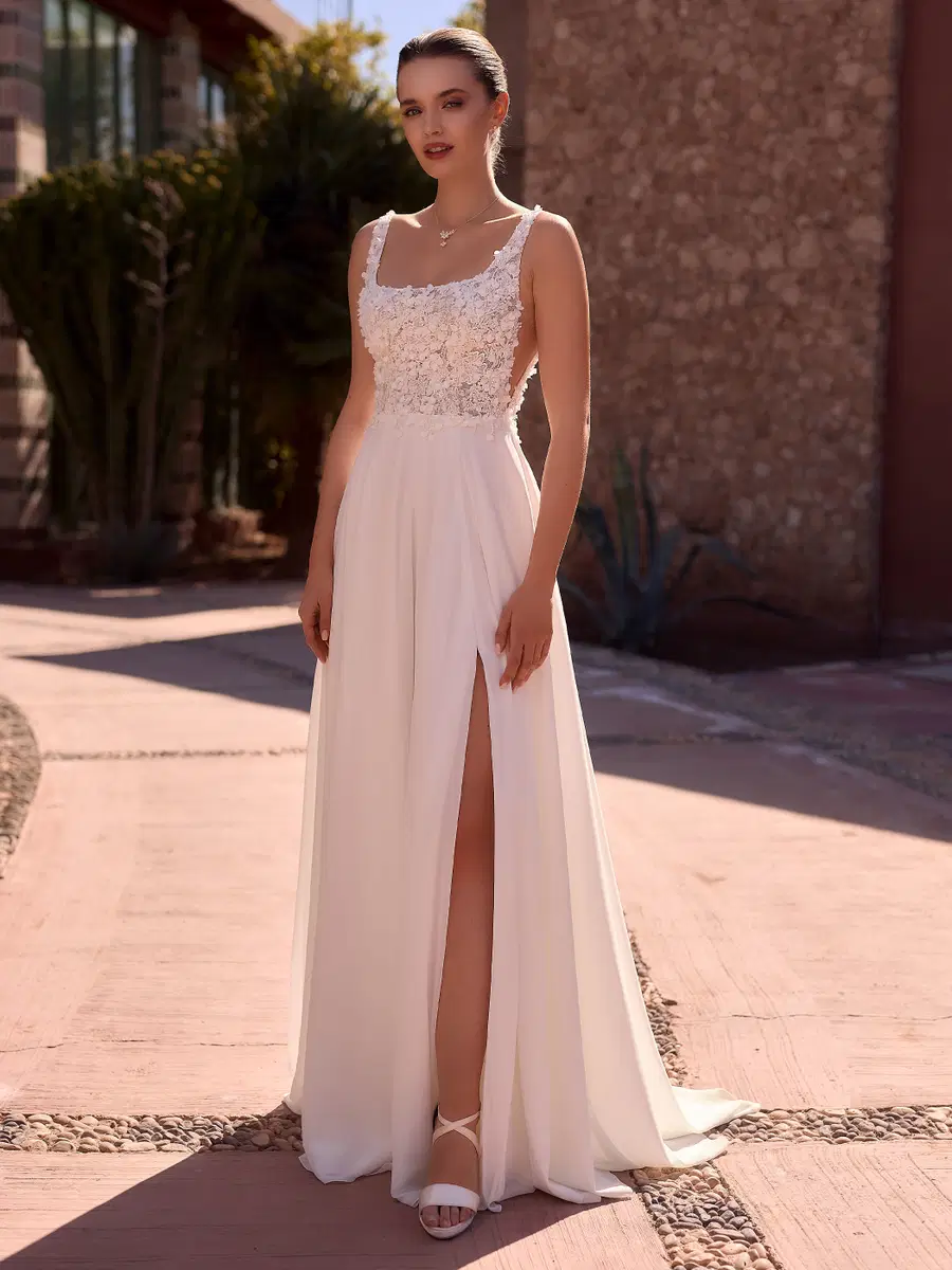 VERMAX by Bianco Evento: A-Line silhouette, square neckline, sleeveless, lace