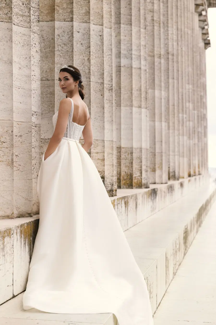 Catharina by Amo & Luv - view 3 of 4