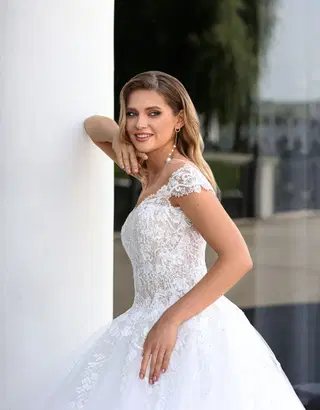 5561 by Serena Bridal - view 4 of 4
