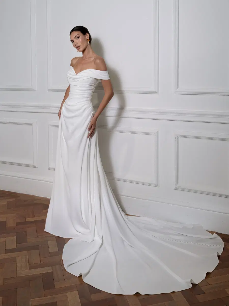Talia by Avenue by Josephine Scott - view 3 of 5