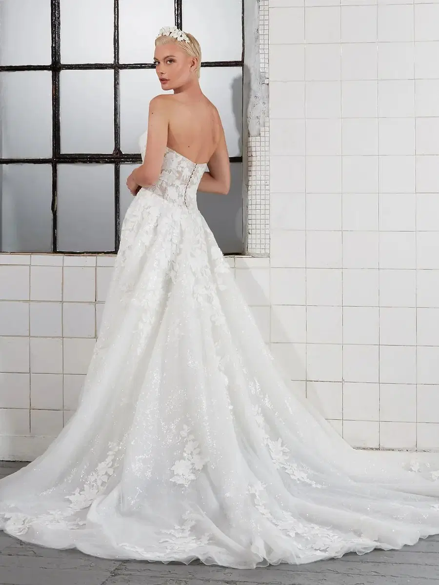 Astrid by Avenue by Josephine Scott - view 4 of 4