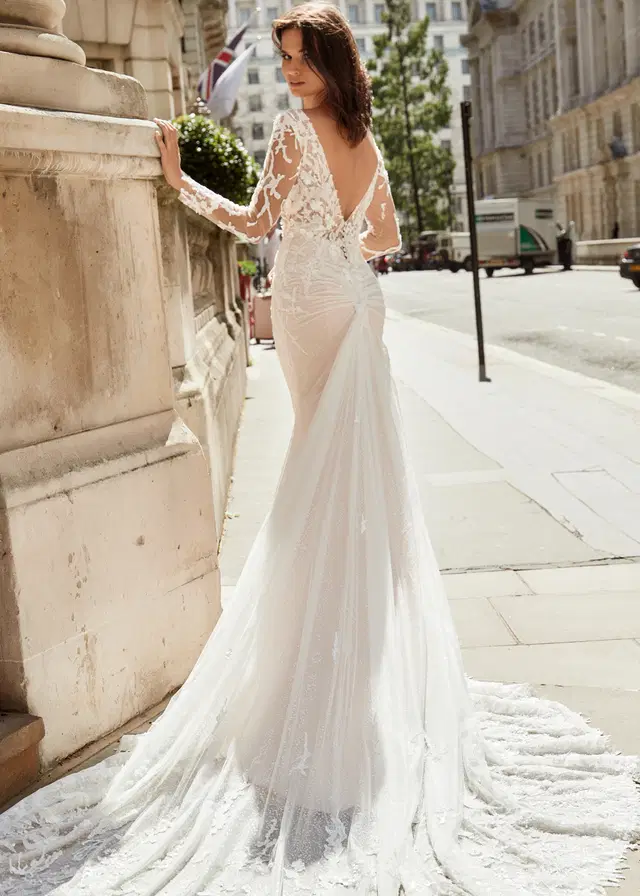 BARBRA STREISAND by Dando London - view 3 of 3