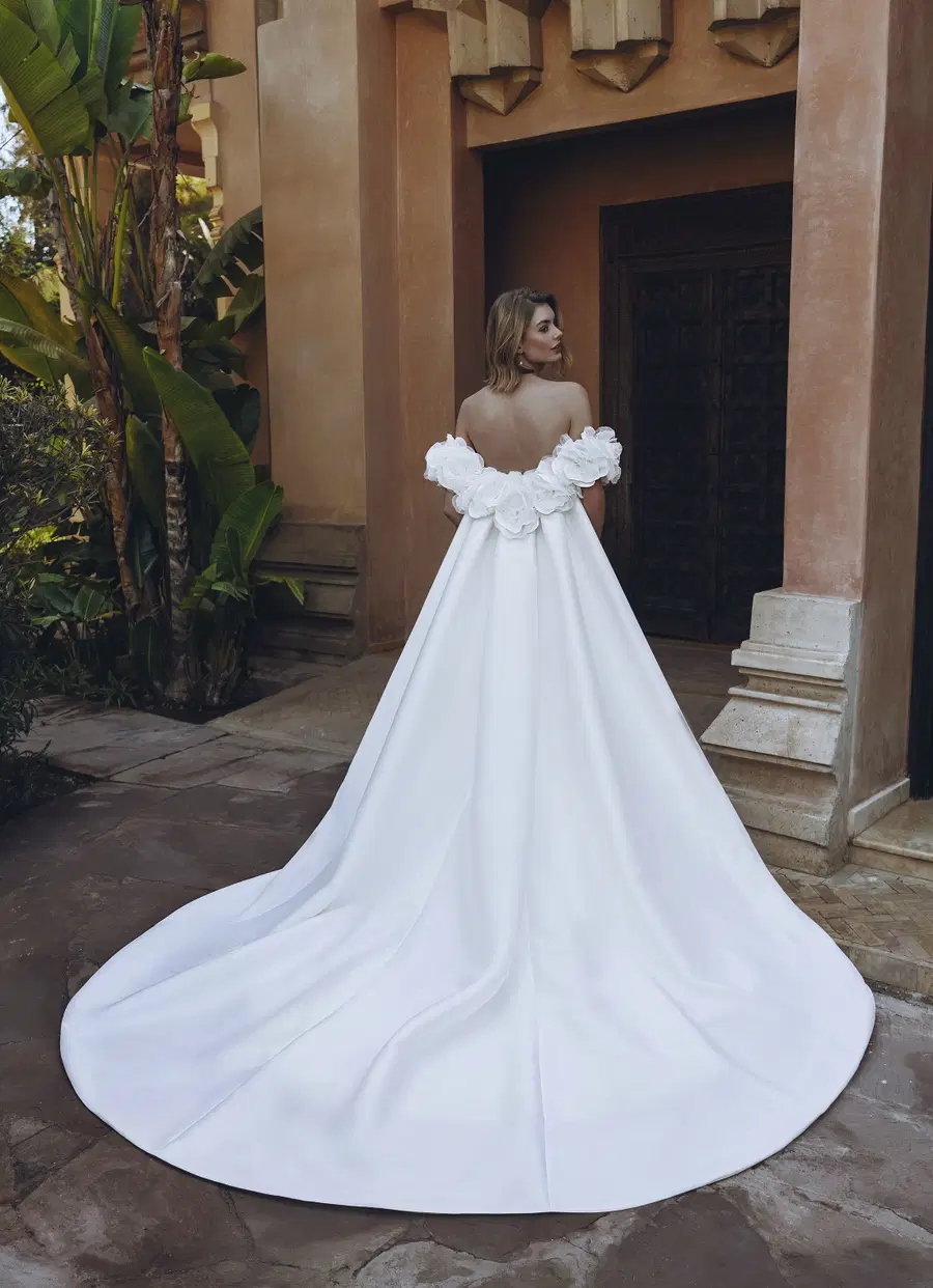 UMARA by Enzoani - view 6 of 7
