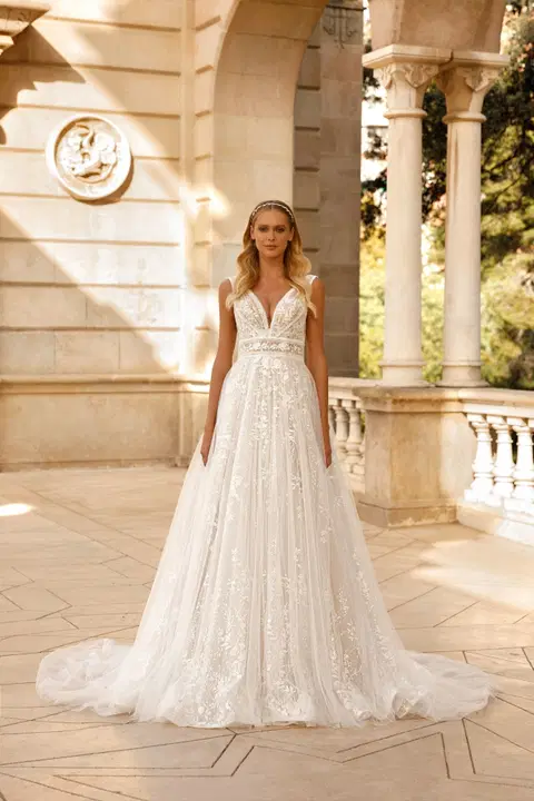 Style 3519 wedding dress by Monica Loretti, A-line, lace